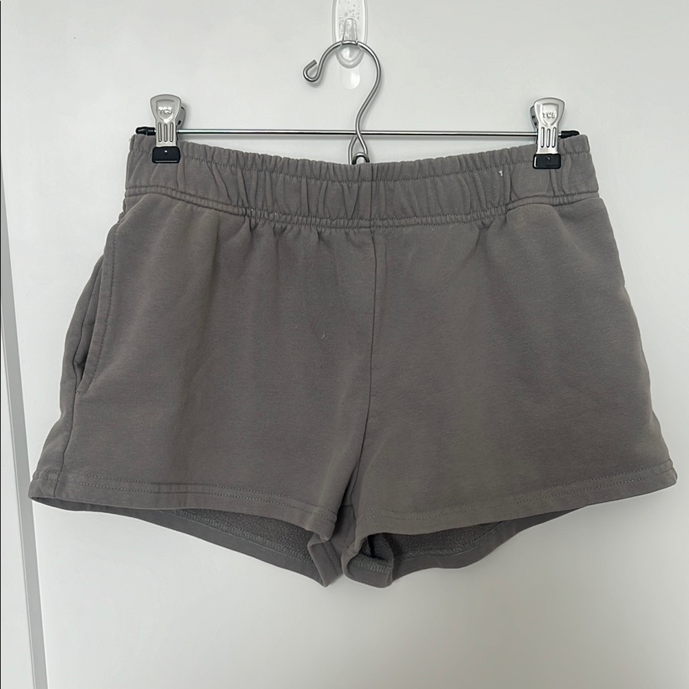 White Fox Boutique Gray Athletic Shorts Elastic Waistband